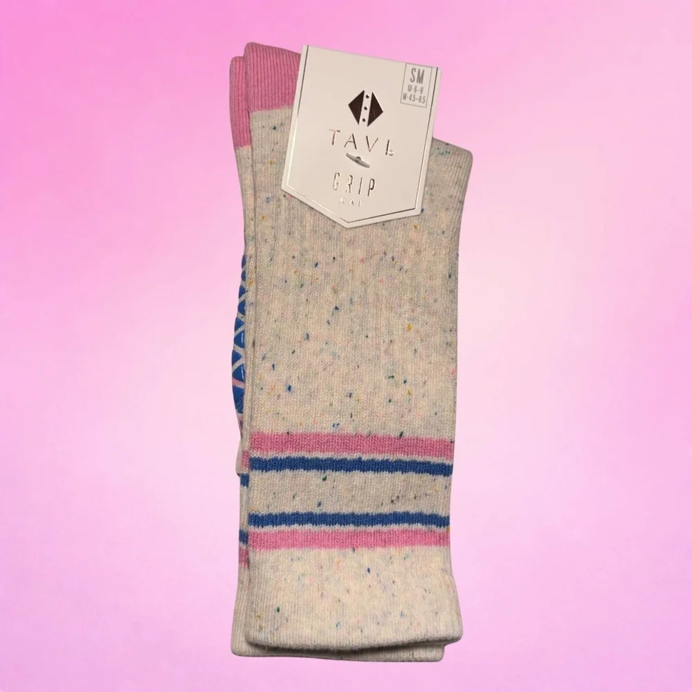 Grip Socks TAVI Pilates Barre Crew Socks 🩰 🤍 ✨ 🌸 Absolutely adorable 💕💕💕